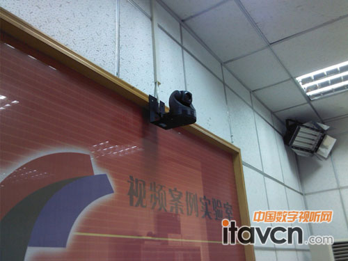 全自動圖像跟蹤搭配高清云臺拍攝最佳畫面