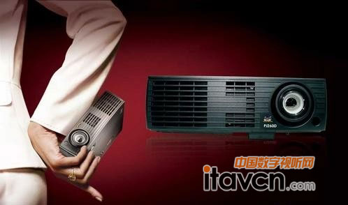 創新技術與方案開拓中小企業投影機市場