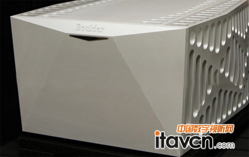 Boulder 3050單聲道功放亮相CES2013