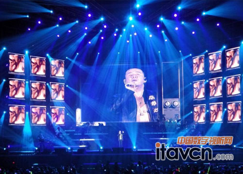 楊坤2012年12月30日北京首體演唱會現場