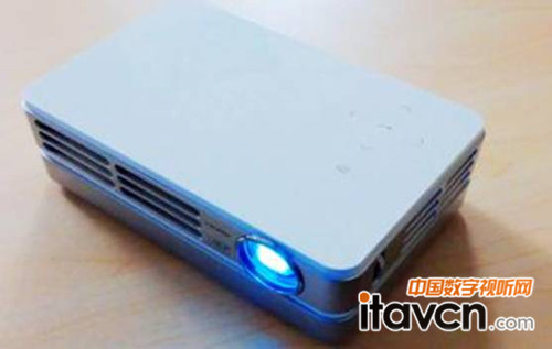 Vivitek麗訊QUMI Q5絕對是您家庭娛樂的時尚伴侶