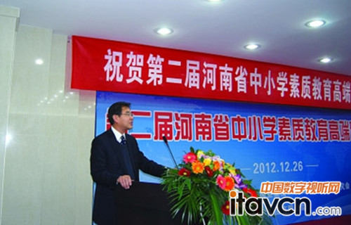 中光學努力做多媒體教學系統的領航者