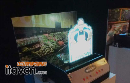 卡西歐投產(chǎn)利用投影儀的人偶型數(shù)字標(biāo)牌