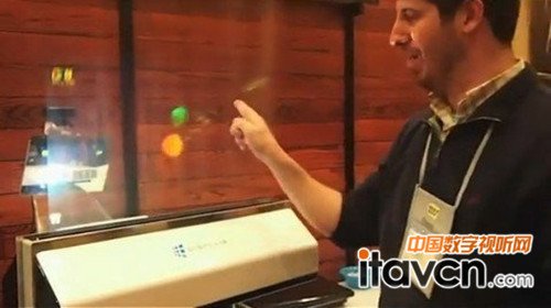 科幻走進現實 用全息投影玩切水果游戲