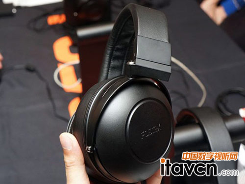 跟TH900的外型有點相似