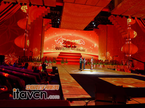 巴可再次助力央視春晚 締造舞臺視覺盛宴