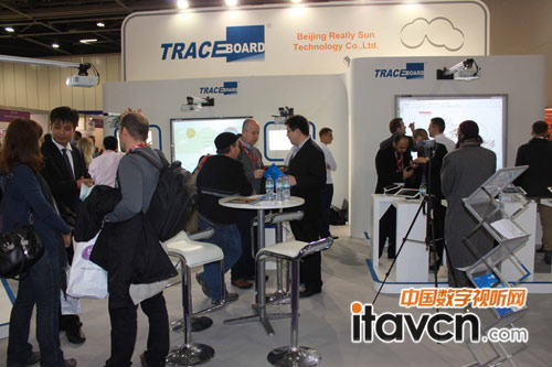 天士博智動課堂方案亮相英國BETTSHOW