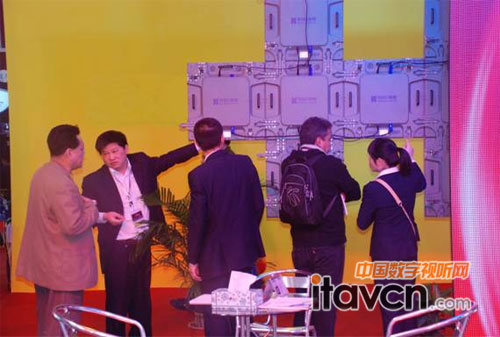 P4.5高清壓鑄鋁LED屏易拆裝的箱體結構引起眾多客戶興趣