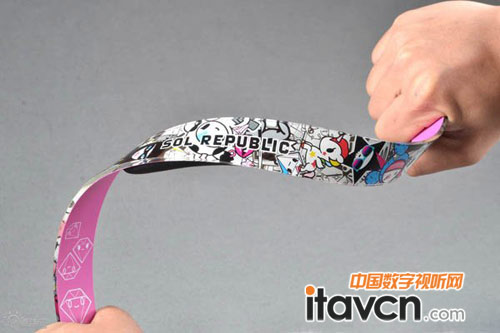 Tracks HD耳機可隨意曲折