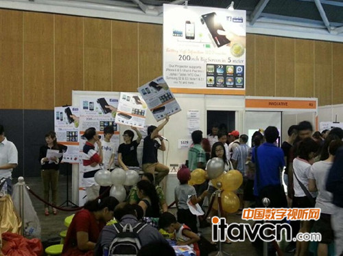 酷樂視LED微型投影亮相新加坡電子展