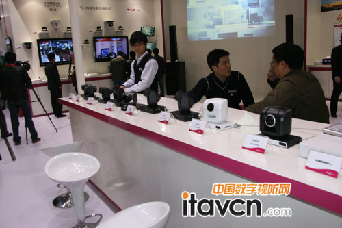 天創展出日立新款全高清攝像機