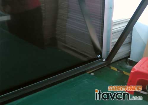 正面圖——觸摸框前置嵌入方便組裝和拆缷