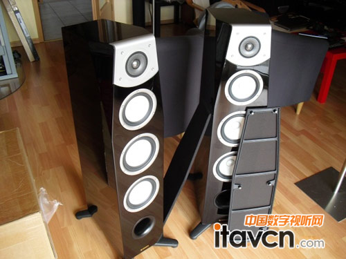 同時箱體增加補助隔板,改善箱體的強度、減低箱體共振、加寬空間