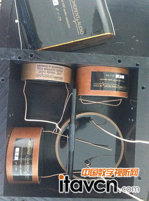 Polymer Audio全新Research MKS揚(yáng)聲器系統(tǒng)的分頻器采用了高級(jí)訂制品