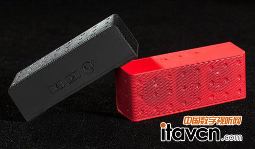 這款產品采用了獨特的2+1聲學結構,雙喇叭加SOG獨創低頻輻射振膜系統