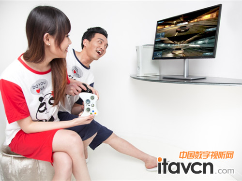 90度可旋轉大屏!三星擎天顯示器暢爽游戲世界