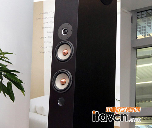 Sinfonia所采用的定制Crescendo高音是Seas頂級Excel系列里面最高級的單元