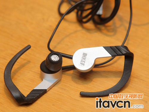 M200耳道式耳機
