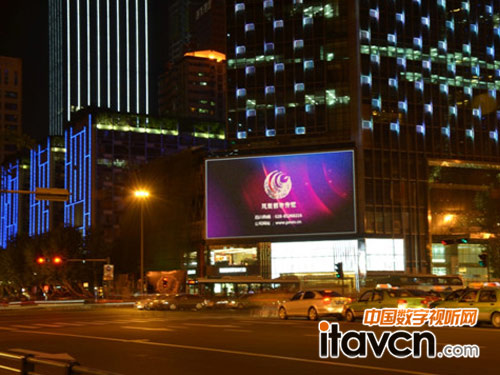 2160×1120超高分辨率的“極清”屏