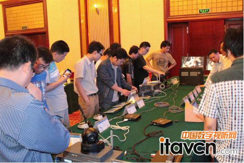 “CM”模塊化高清系統演示區前人頭攢動