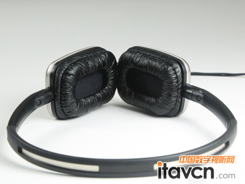 A3采動態(tài)封閉式設(shè)計(jì),理論上隔音性能較佳,不受外界噪音干擾