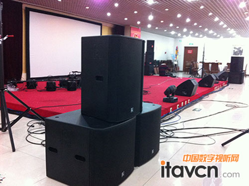 系統配套的功放選擇了穩定性極高的TA系列TA2.1000和TA2.1600