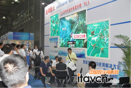 藍普科技展臺前人頭攢動