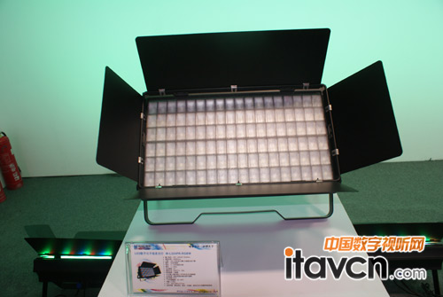 明和LED數(shù)字化柔光燈