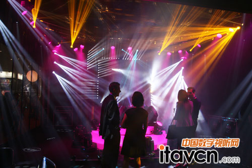 美國ADJ集團炫彩舞臺燈光