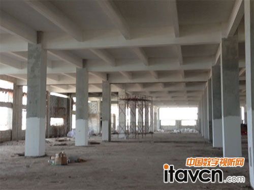 惠州市艾比森LED光電工業(yè)園廠房內景,單 層面積105m*50m