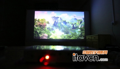 LED΢��ͶӰ�C�cĻ������9