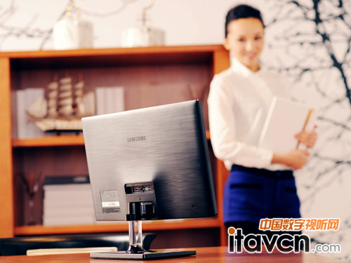 時尚生活“大”不同 三星晶致顯示器辦公娛樂全能手