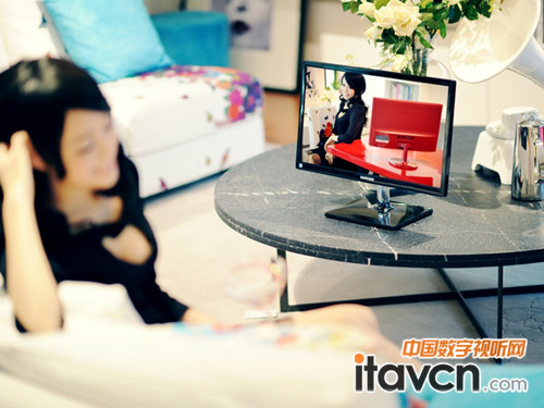 時尚生活“大”不同 三星晶致顯示器辦公娛樂全能手