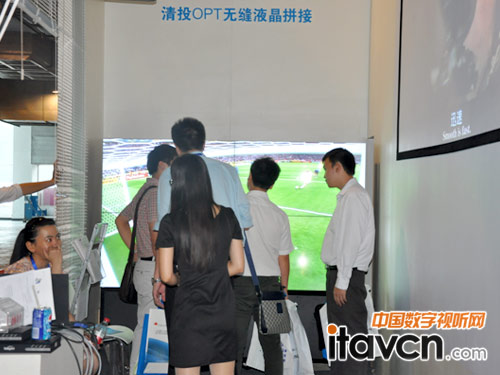 2013年北京安防展客戶參觀無縫液晶