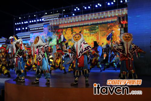 拉薩雪頓節開幕 布達拉宮廣場流光溢彩