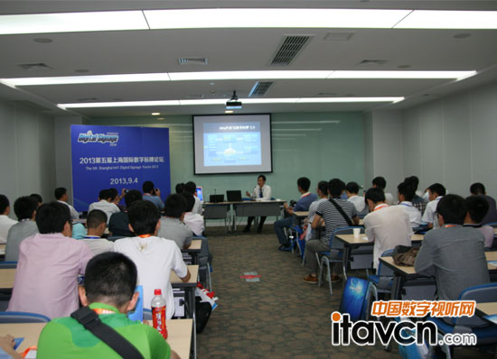 �_�ŏV��C��DigitalSignageAPI����������θ��M���֘��Ƶ�ƽ����