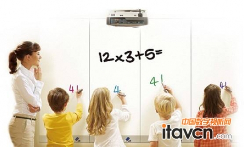 ����TS819ST/TW820ST��߿�֧��4�Pͬ�r���������n�ý̌W����ǰ��δ�еĻ��S��ա�