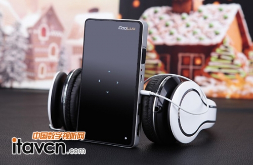 在今年,酷樂視推出了一款全新的手持機型——Q5