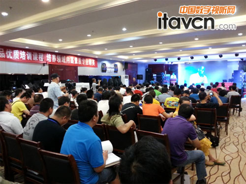 東方佳聯攜QSC產品參加河南燈光音響產品技術交流會