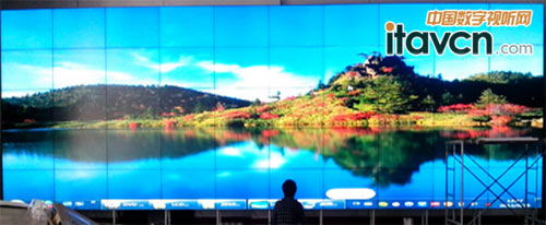 液晶拼接屏安裝現場