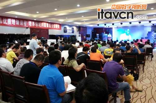 東方佳聯(lián)亮相河南燈光音響技術(shù)交流會