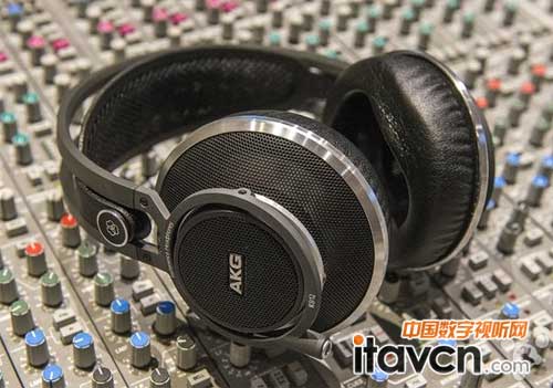 積聚五年之力AKG發(fā)布全新參考耳機(jī)K812