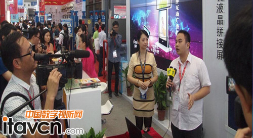 帝艾帝展位現場吸引了眾多媒體