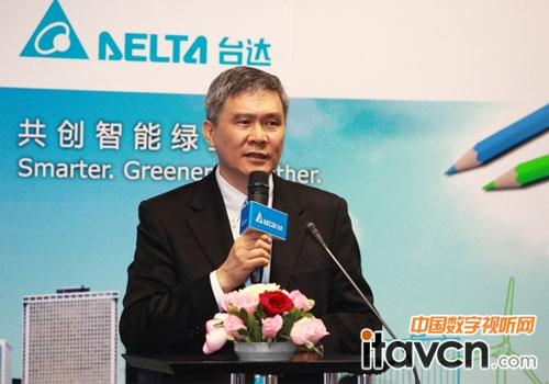 臺達(dá)海英俊董事長致歡迎詞并介紹臺達(dá)全球布局與發(fā)展