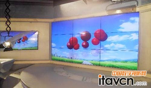 青海電視臺演播室內(nèi)的LG 47WV30B拼接墻