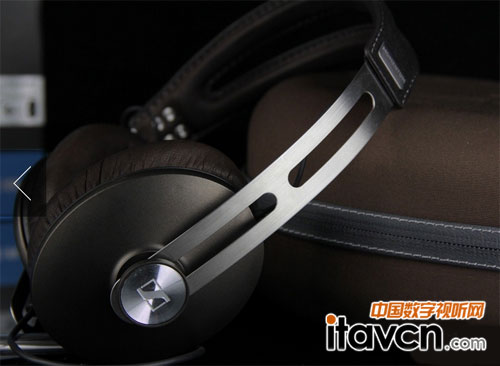 Sennheiser在籌募慈善經(jīng)費的拍賣會上贊助最新款耳機MOMENTUM