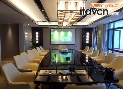 PEAVEY、Nion合力打造的集成控制會議廳