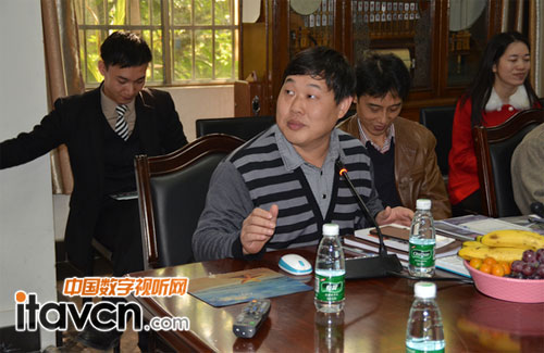 王齊祥先生在研討會(huì)上介紹“地鐵·城軌廣播系統(tǒng)”