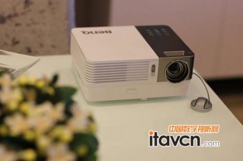 時(shí)尚科技新寵明基GP20家用微投新王者