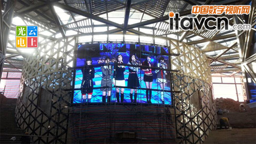 云上光電攜手昊宇實業打造精品LED造型旗艦購物廣場